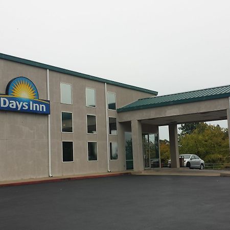 Days Inn By Wyndham Харисън Екстериор снимка